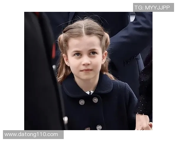 足球明星亲吻英国女王引发全球热议展现体育与王室的亲密关系